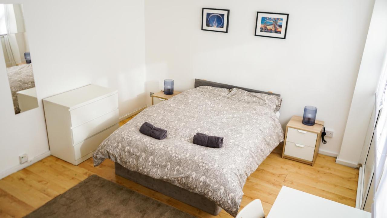 Large Modern 3 Bedrooms House With Patio/Terrace London Eksteriør bilde
